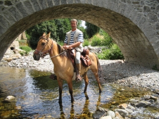  Equitazione nel Gard 